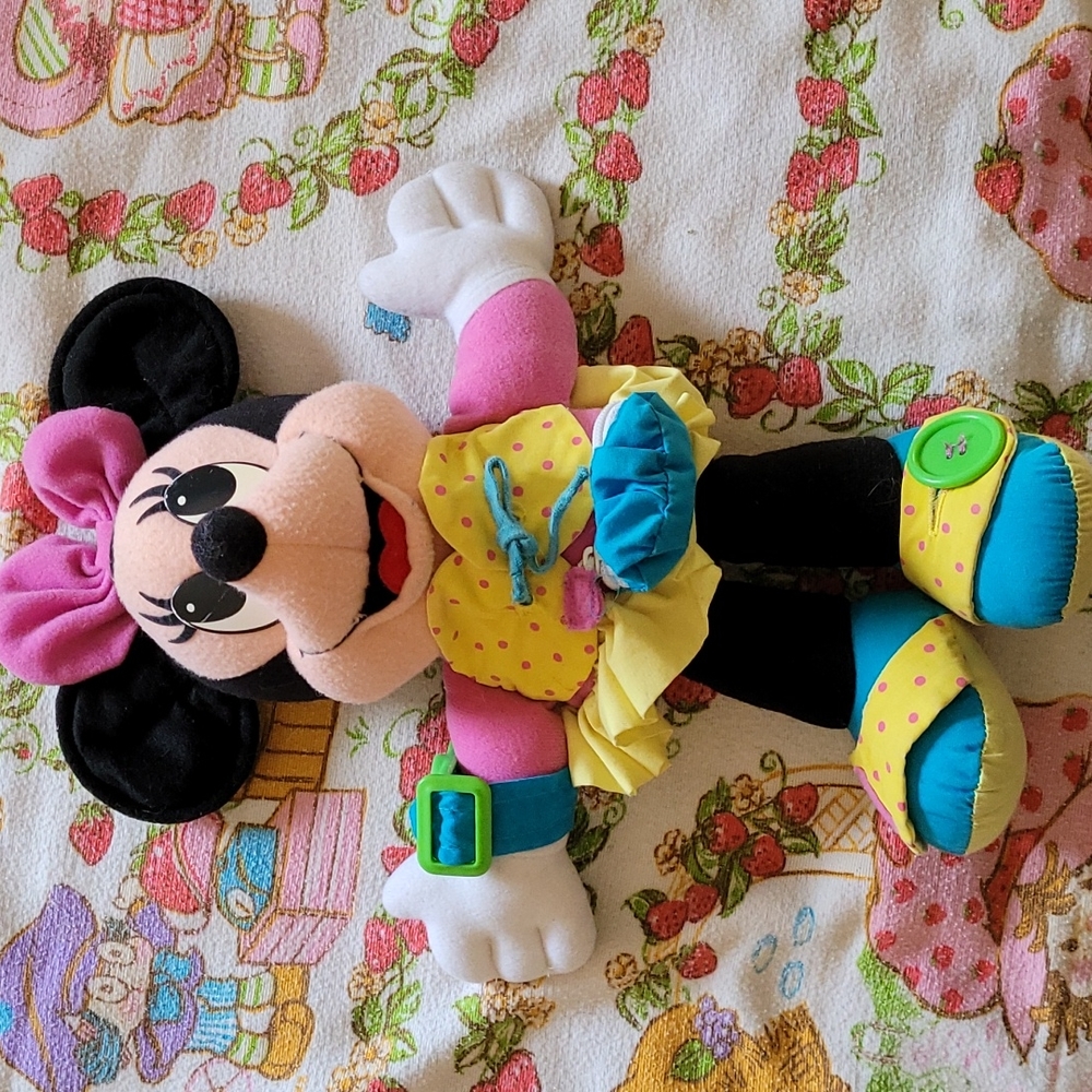 Vintage Learn to Dress Minnie